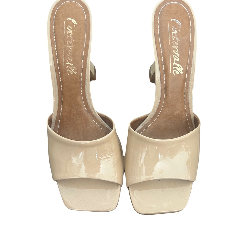 Beige kitten heels